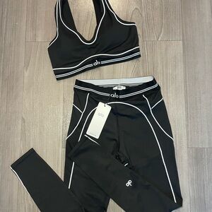 ALO Yoga Black and White Set